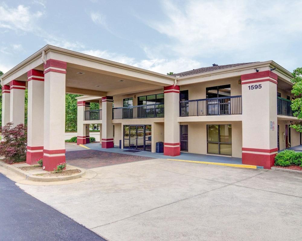 Quality Inn & Suites Atlanta Stone Mountain Exterior photo