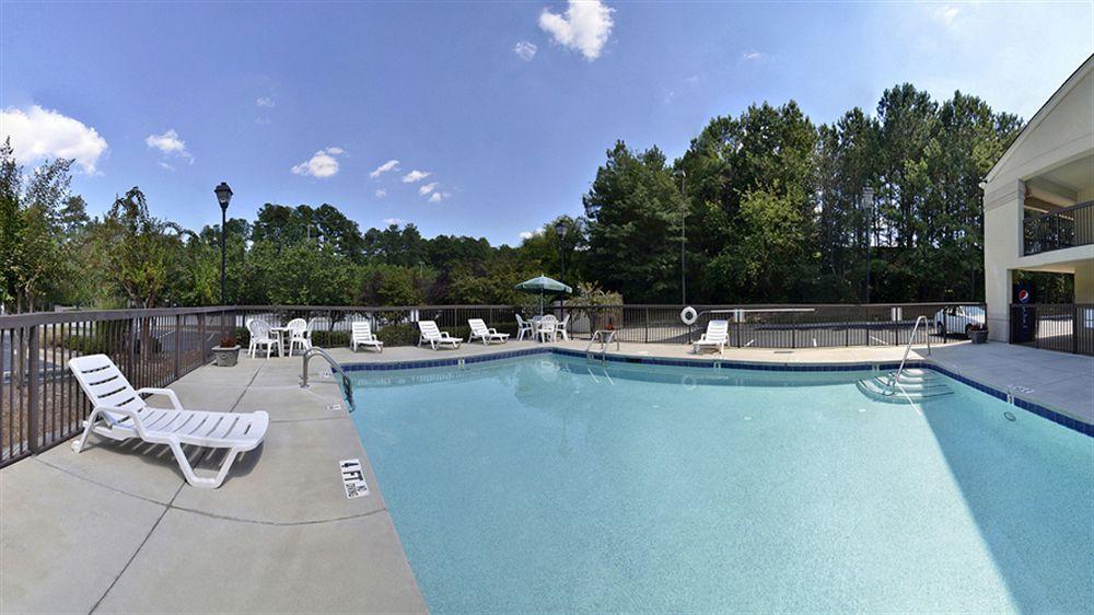 Quality Inn & Suites Atlanta Stone Mountain Exterior photo