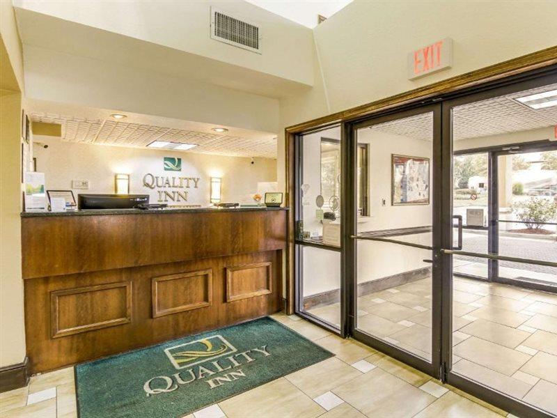 Quality Inn & Suites Atlanta Stone Mountain Exterior photo