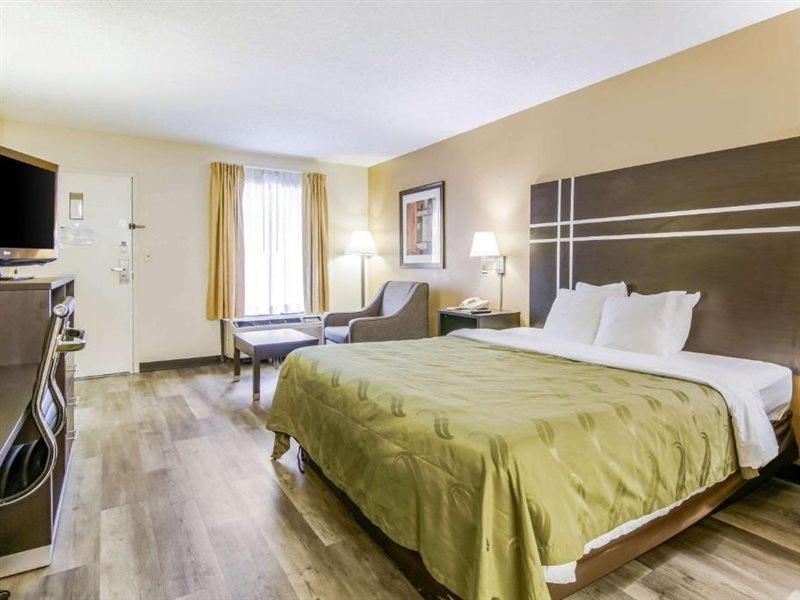 Quality Inn & Suites Atlanta Stone Mountain Exterior photo