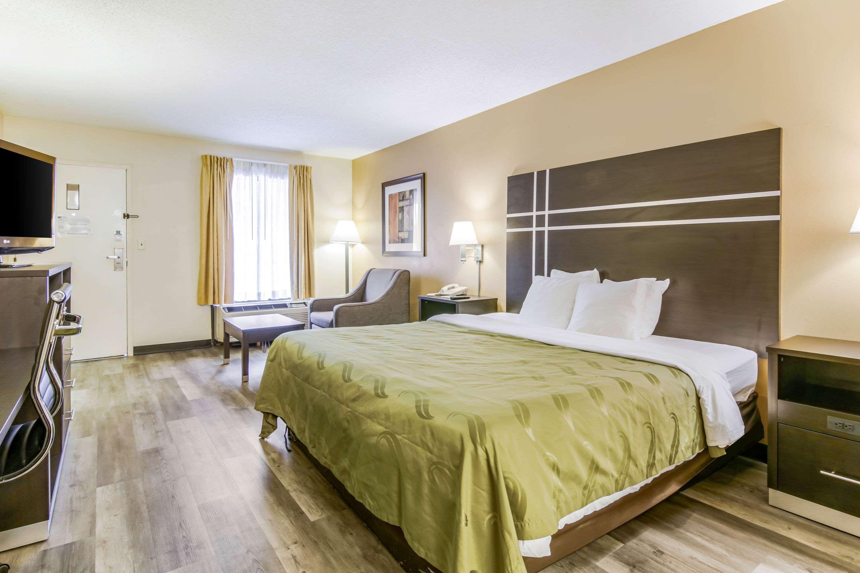 Quality Inn & Suites Atlanta Stone Mountain Exterior photo