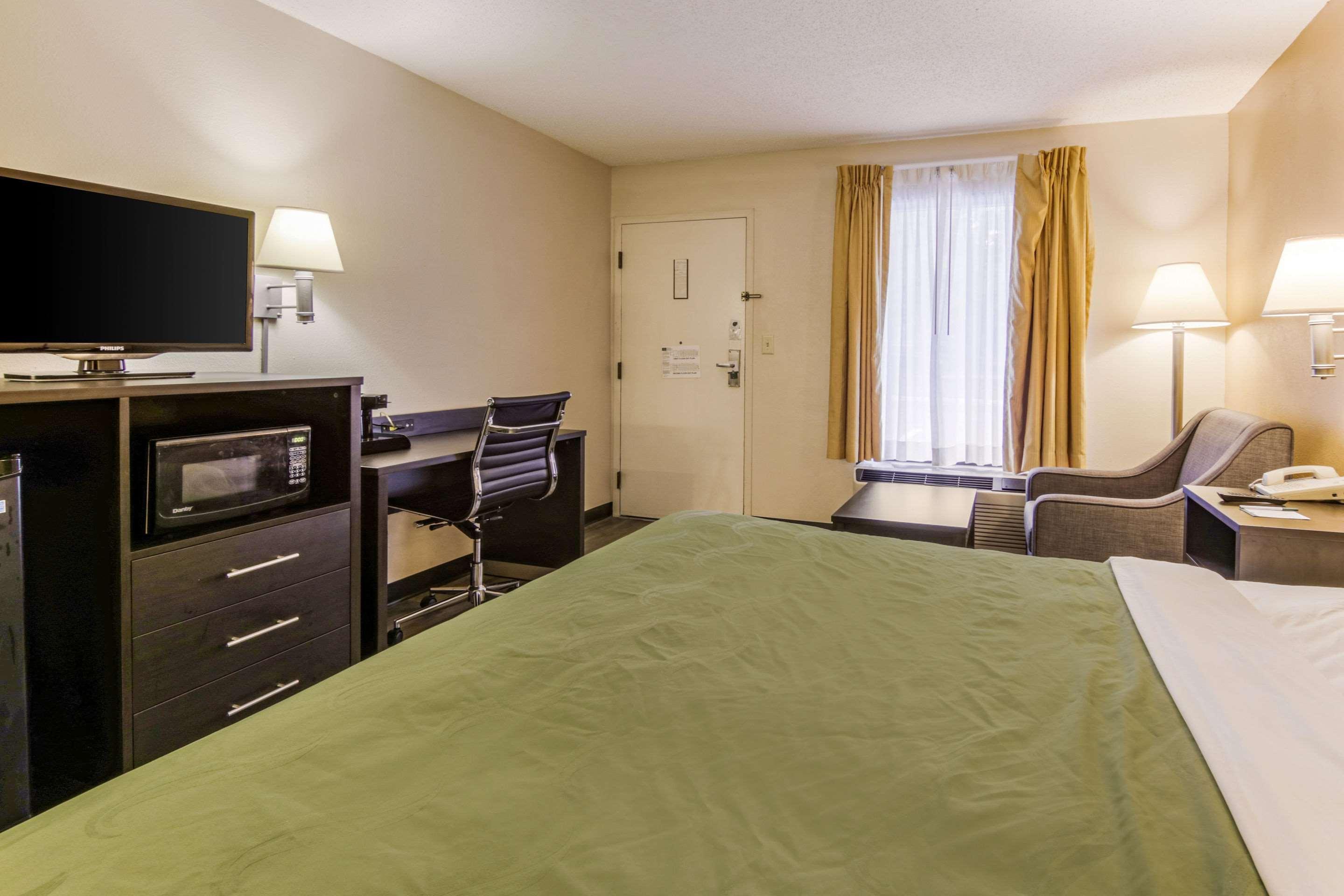 Quality Inn & Suites Atlanta Stone Mountain Exterior photo