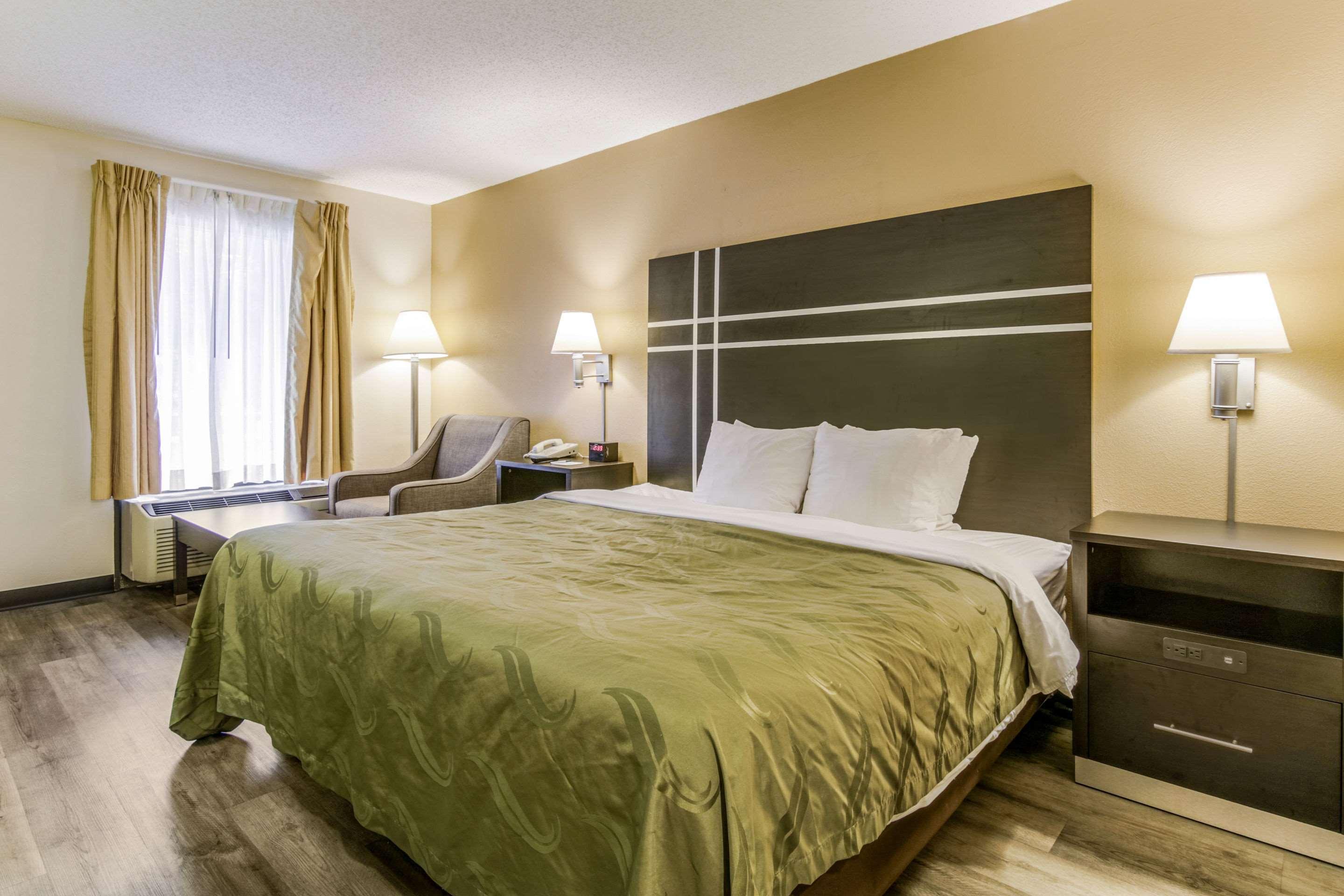Quality Inn & Suites Atlanta Stone Mountain Exterior photo