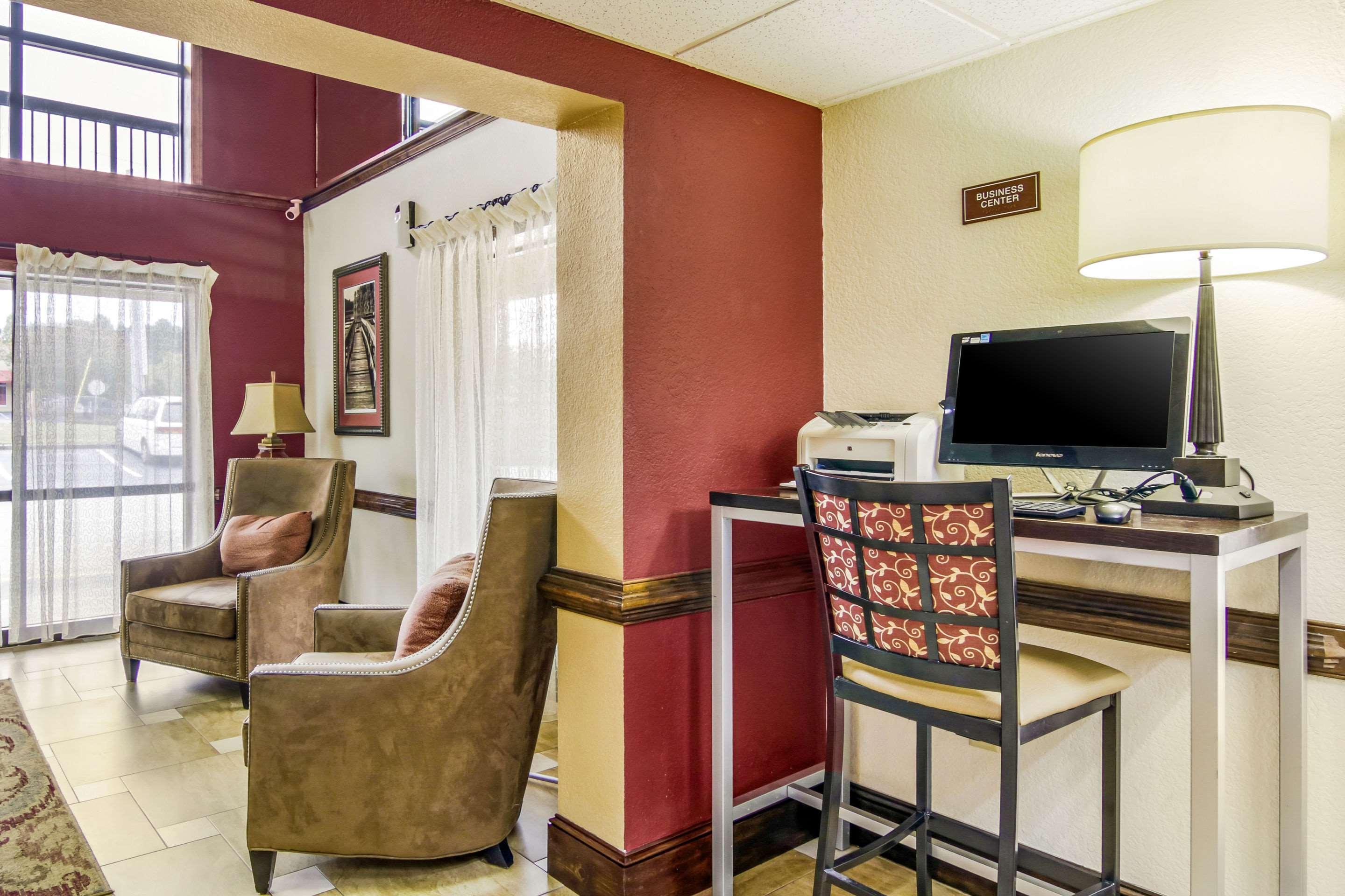 Quality Inn & Suites Atlanta Stone Mountain Exterior photo
