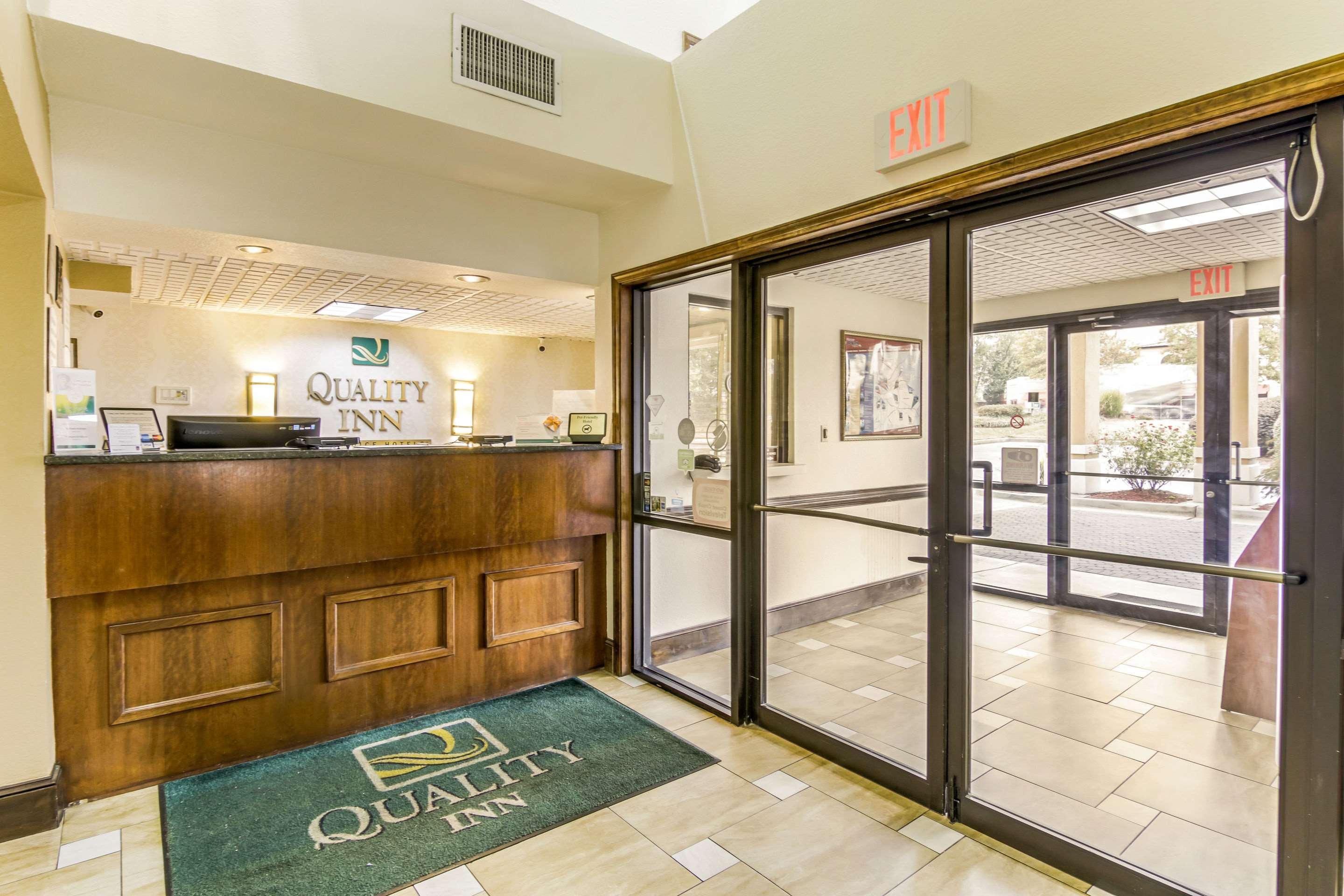 Quality Inn & Suites Atlanta Stone Mountain Exterior photo