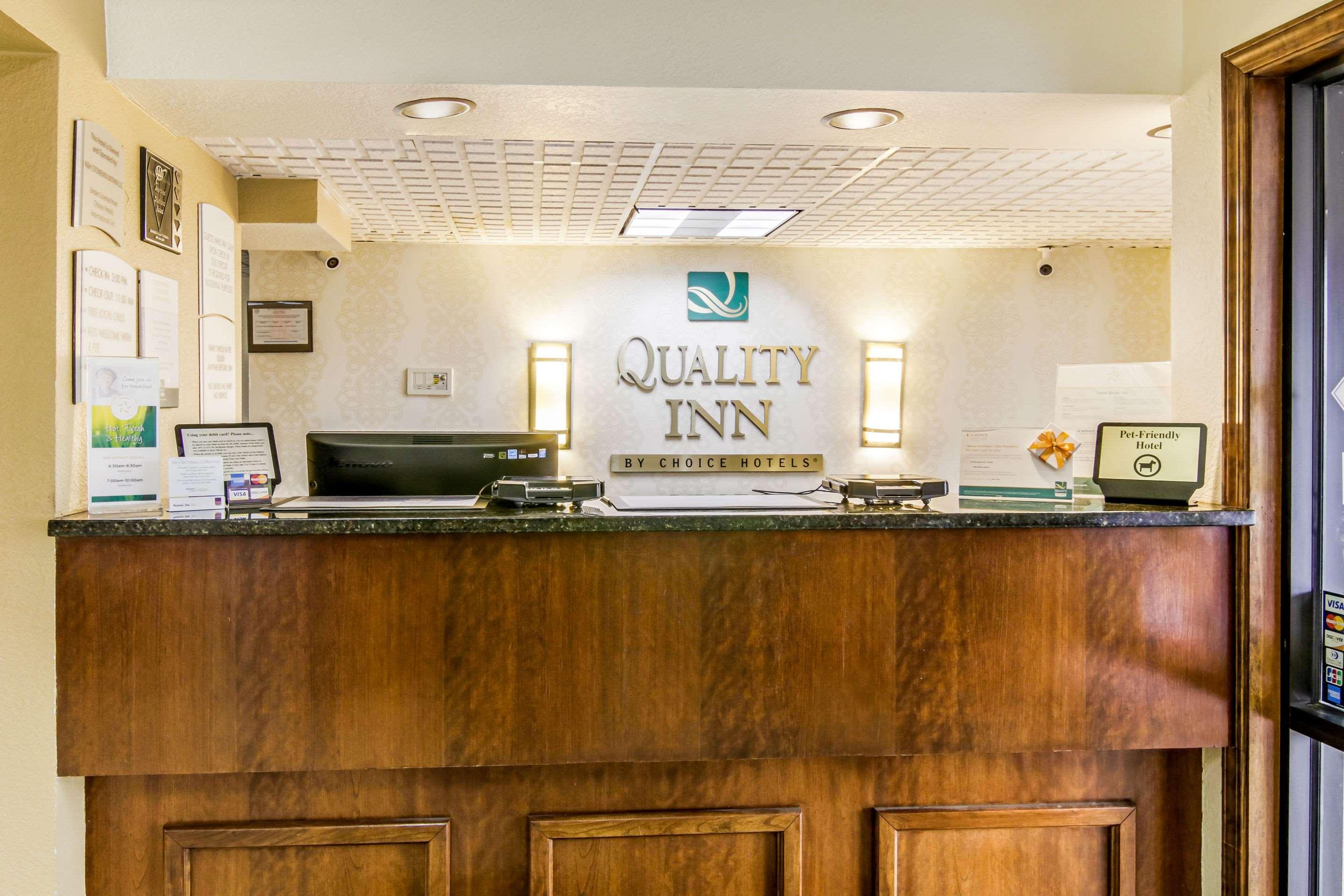 Quality Inn & Suites Atlanta Stone Mountain Exterior photo