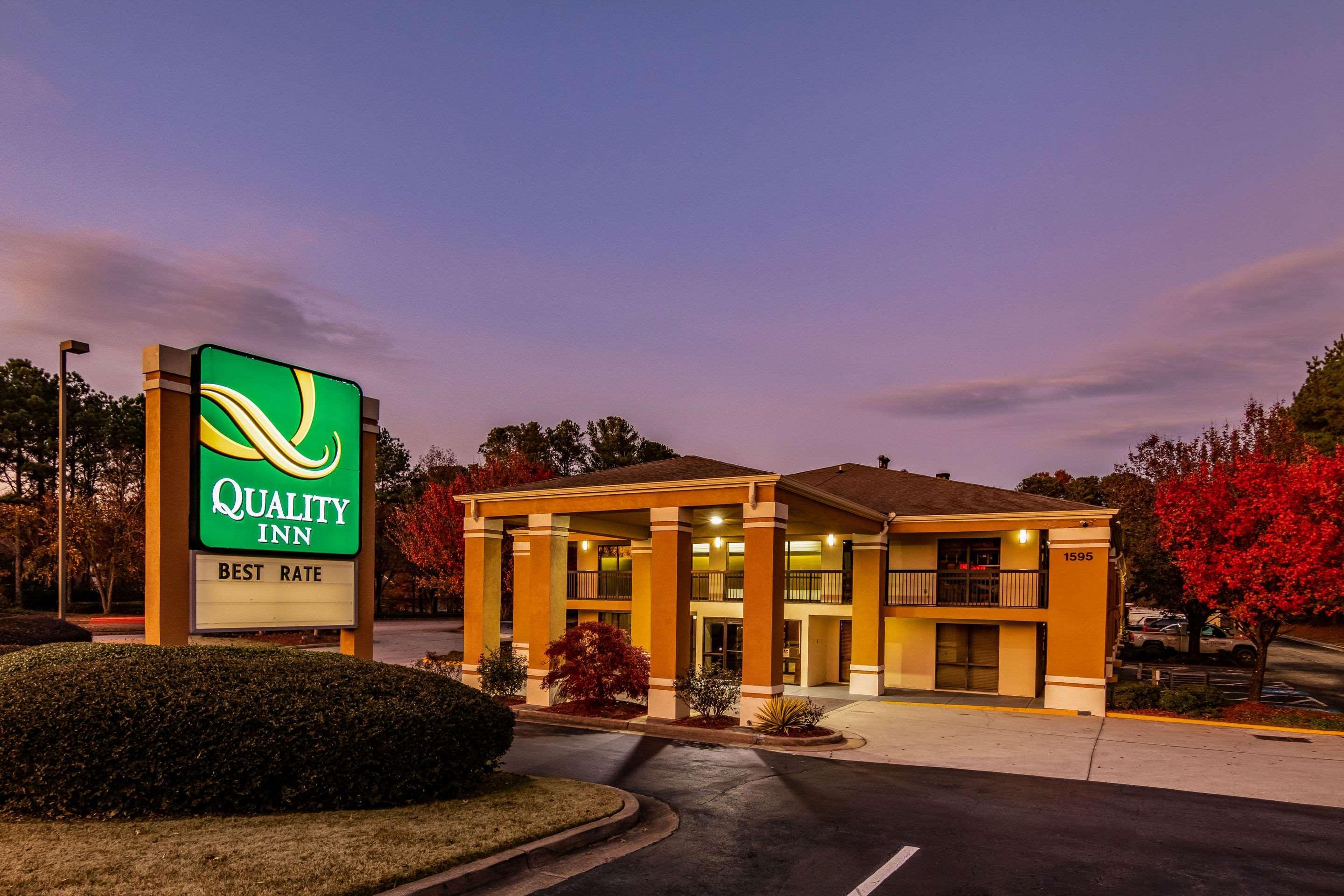 Quality Inn & Suites Atlanta Stone Mountain Exterior photo