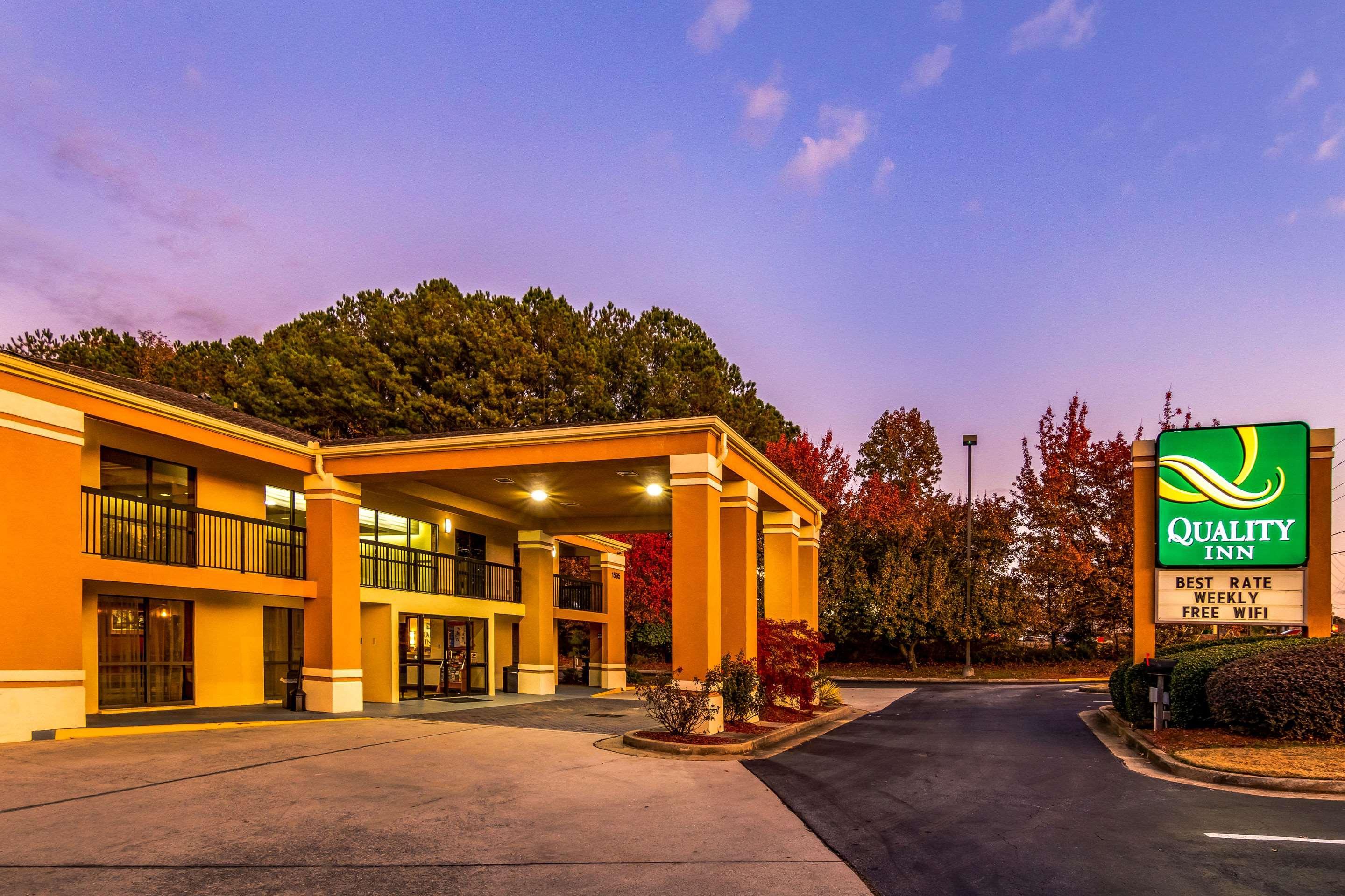 Quality Inn & Suites Atlanta Stone Mountain Exterior photo