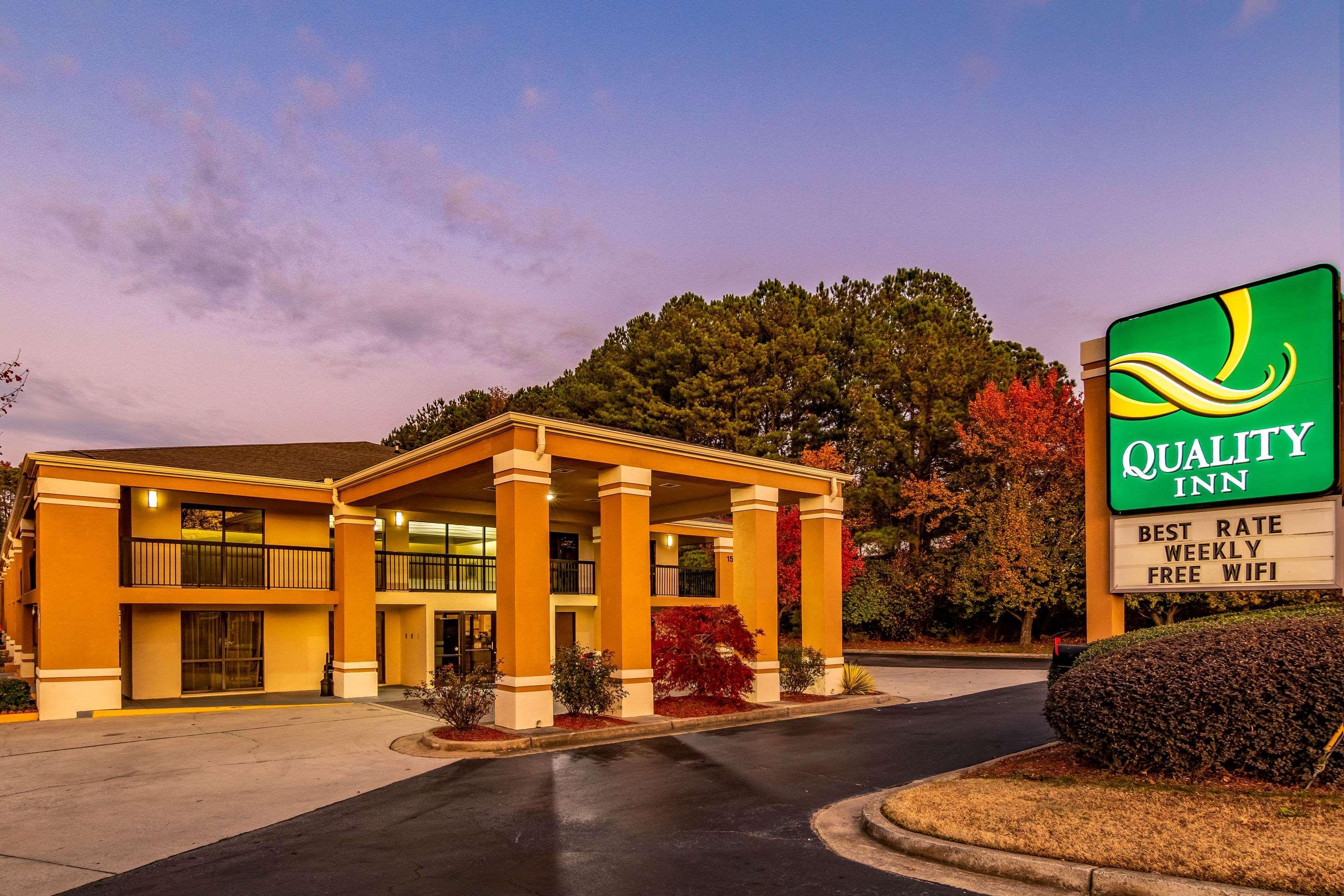Quality Inn & Suites Atlanta Stone Mountain Exterior photo