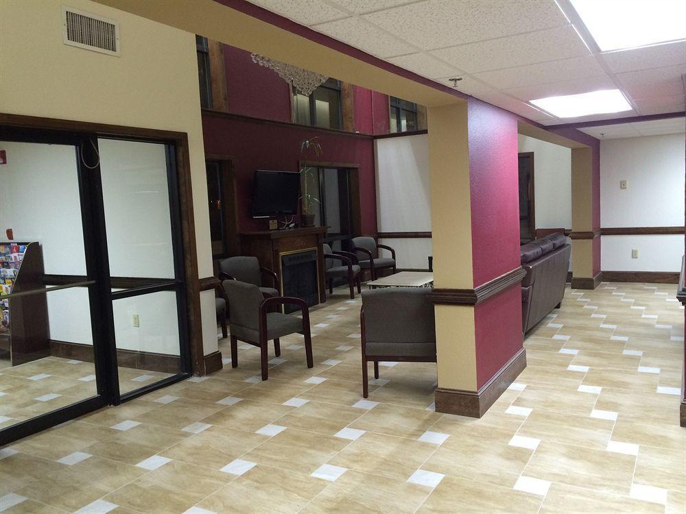 Quality Inn & Suites Atlanta Stone Mountain Exterior photo