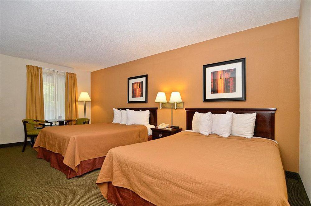 Quality Inn & Suites Atlanta Stone Mountain Exterior photo