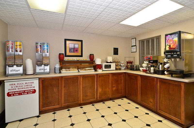 Quality Inn & Suites Atlanta Stone Mountain Restaurant photo