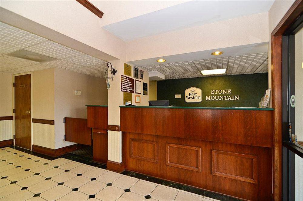 Quality Inn & Suites Atlanta Stone Mountain Interior photo